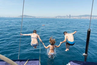 Location bateau Barcelone pas cher Bavaria 49