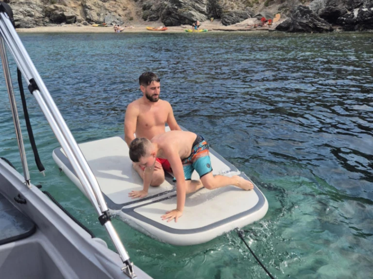 Location bateau Fun Yak SECU 15 à Six-Fours-les-Plages sur Samboat