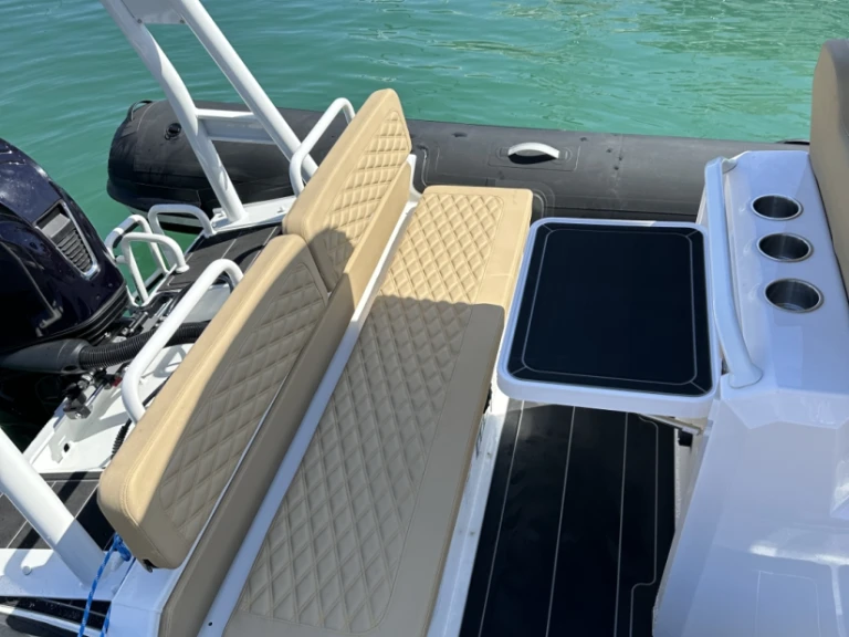 Location à Sitges - Highfield Highfield Sport 700 sur SamBoat