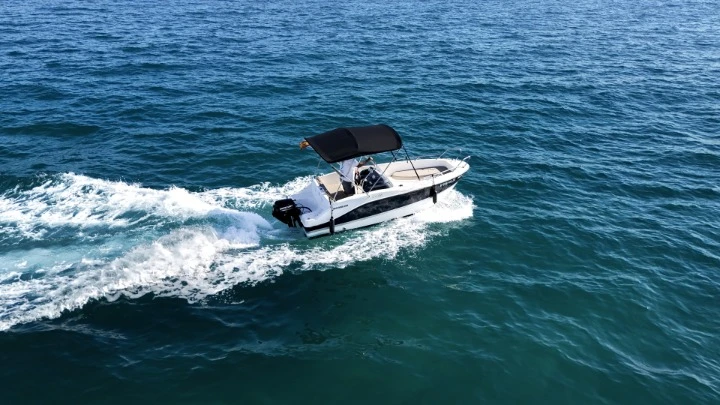Louez un Quicksilver Activ 455 Open à Sitges