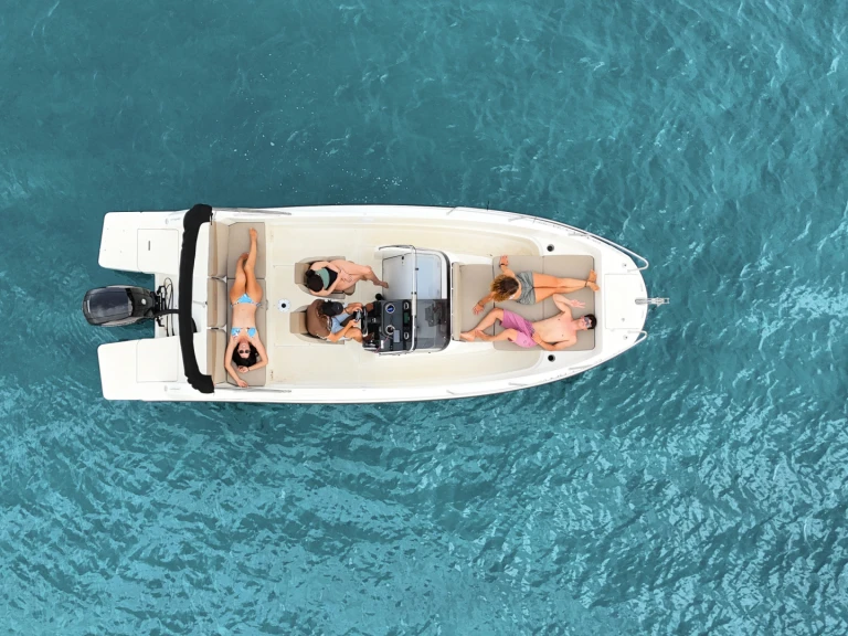 Louez un Quicksilver Activ 675 Open à Port Mahon
