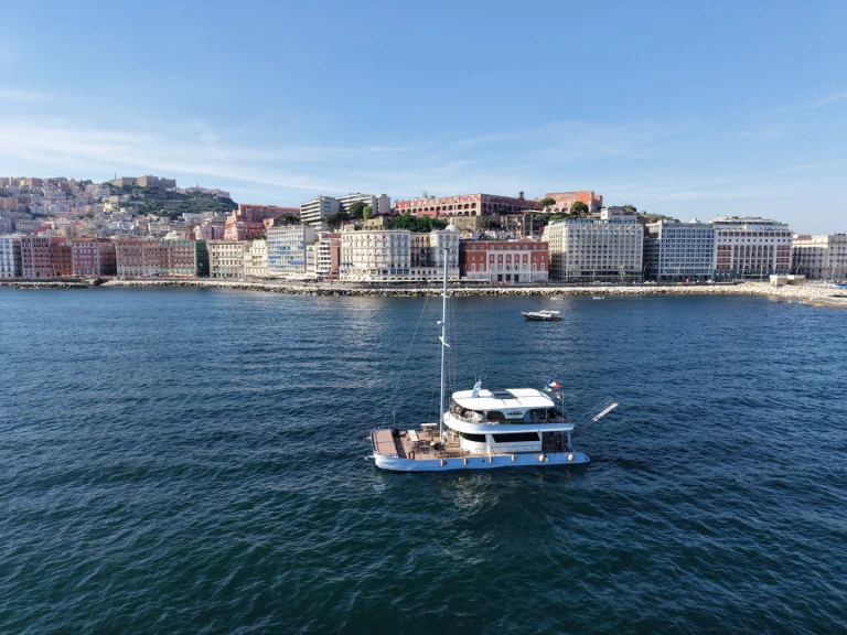 Location bateau Ozgur ozdemir one off à Naples sur Samboat
