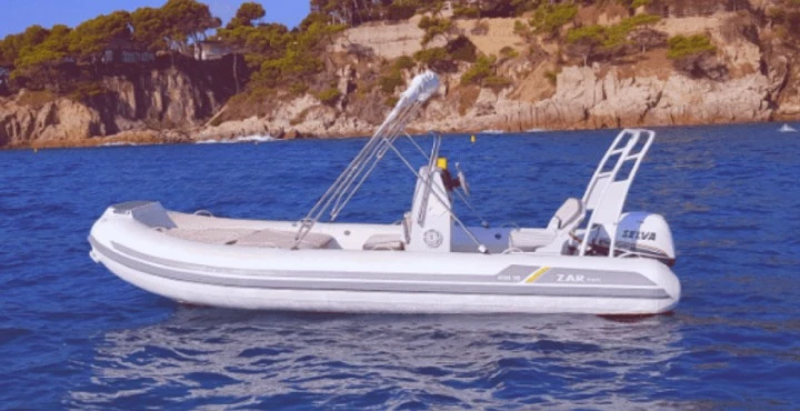 Semi-rigide à louer à Palamós au meilleur prix