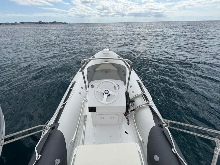 Location Bateau à moteur Silver avec permis