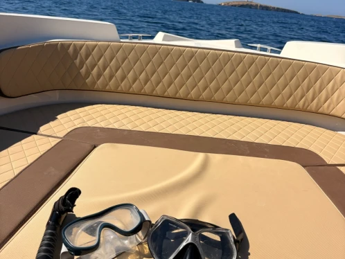 Bateau à moteur à louer à Saint Paul's Bay au meilleur prix
