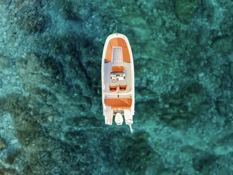 Bateau à moteur à louer à Zakynthos au meilleur prix