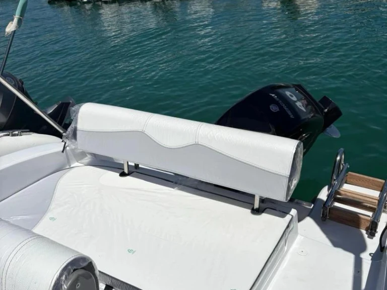Location Bateau à moteur Trimarchi avec permis