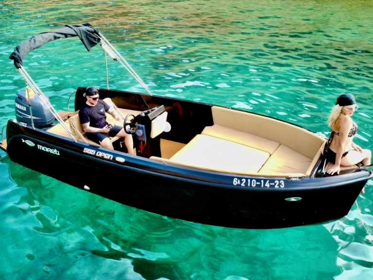 Bateau à moteur à louer à Sant Antoni de Portmany au meilleur prix