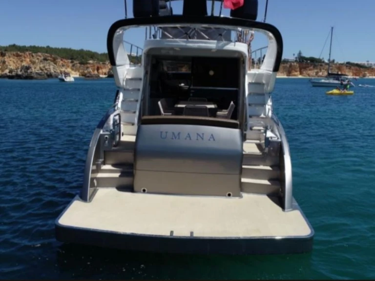 Bateau à moteur à louer à Villefranche-sur-Mer au meilleur prix