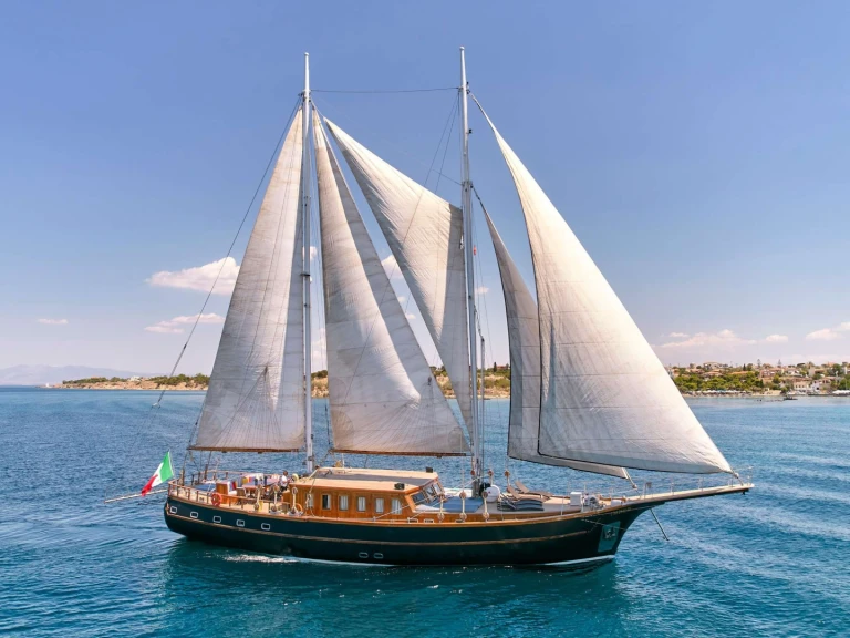  Ege Yat Motor Sailer a louer à Álimos