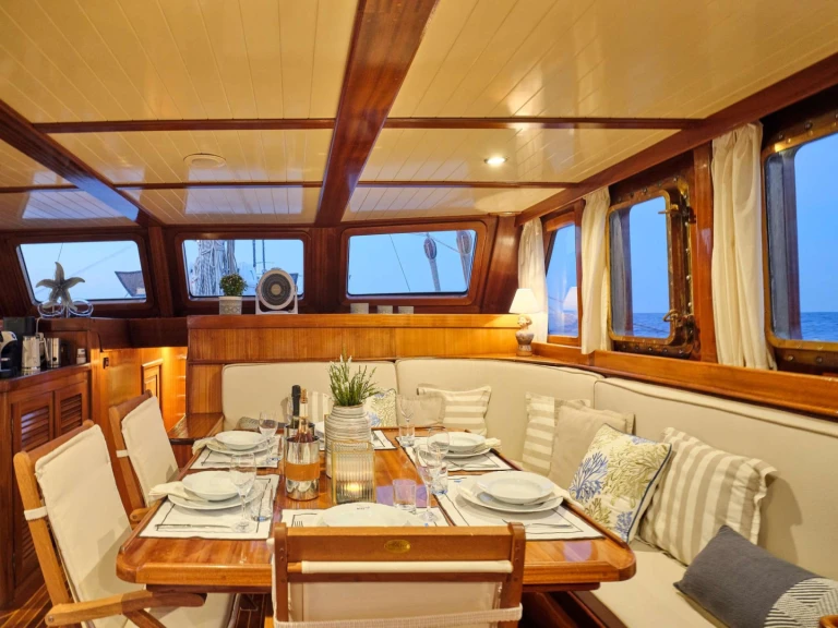 Louez un  Ege Yat Motor Sailer à Álimos