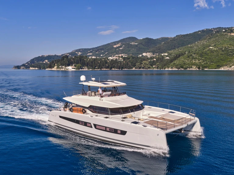 Yacht à louer à Gouviá au meilleur prix