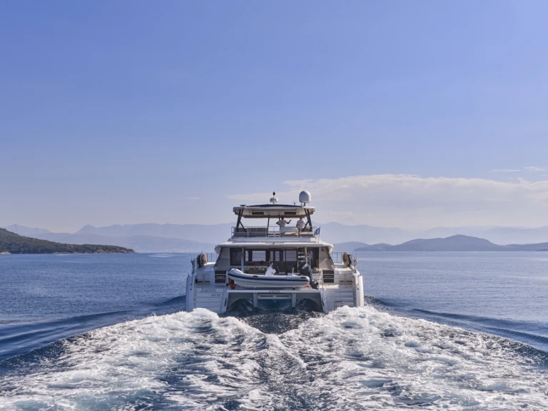 Location à Gouviá - Fountaine Pajot Fountaine Pajot Power Alegria 67 (5 cab) sur SamBoat