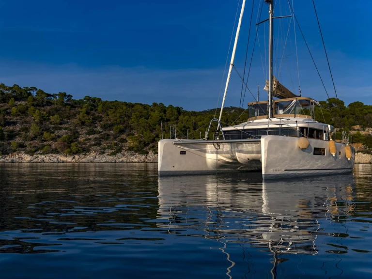 Location Catamaran à Toúrlos - Lagoon Lagoon 52 F