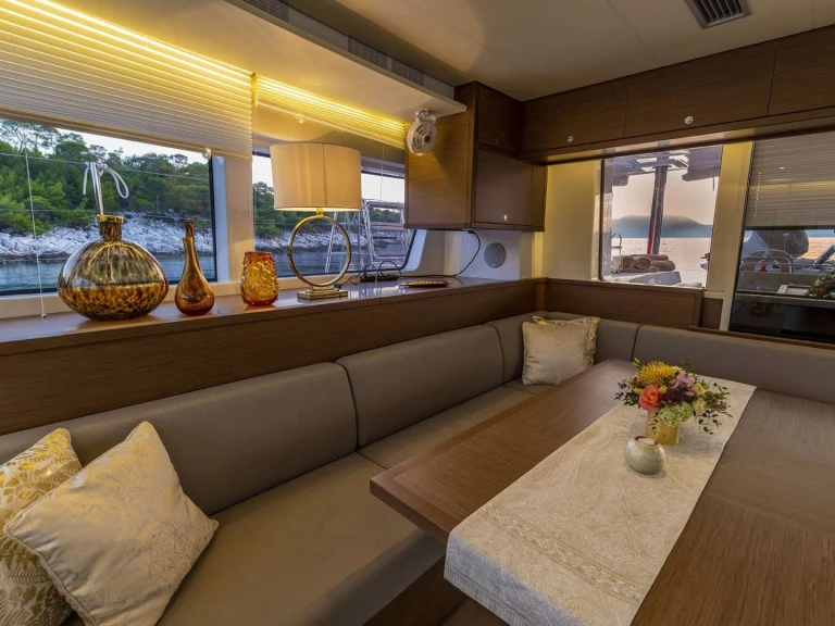 Louer Catamaran avec ou sans skipper Lagoon à Toúrlos