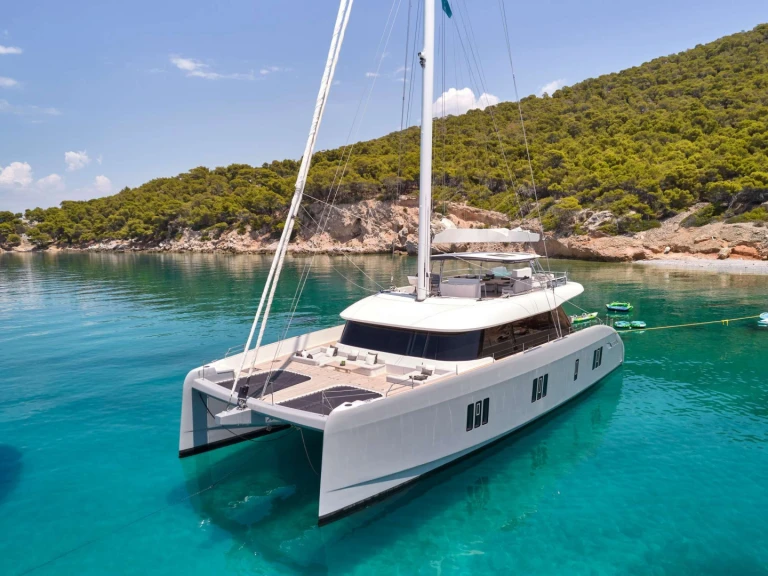 Location bateau Sunreef Sunreef 80 (4 cab) à Kallithéa sur Samboat