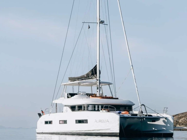 Louer Catamaran avec ou sans skipper Lagoon à Álimos