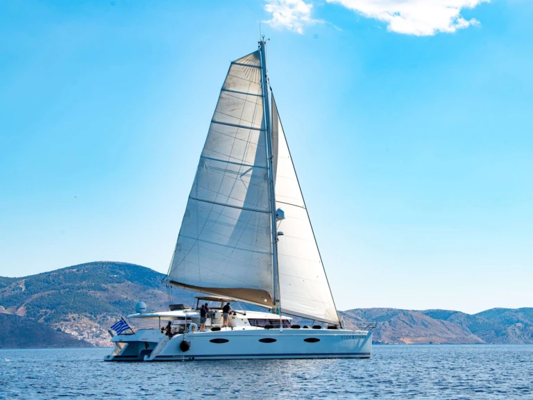 Location Catamaran Fountaine Pajot avec permis