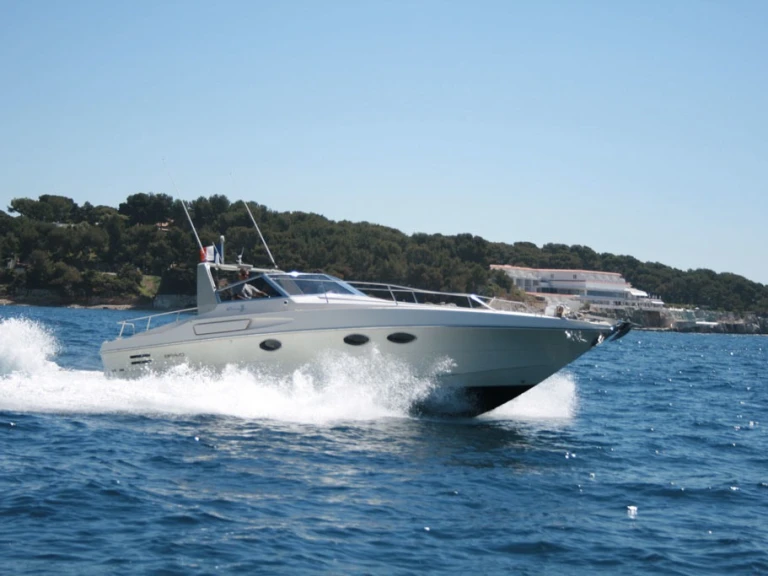 Location bateau Porto Pozzo pas cher Bravo 38 special