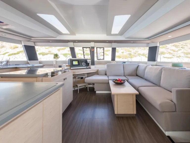 Louer Catamaran avec ou sans skipper Fountaine Pajot à Le Pirée