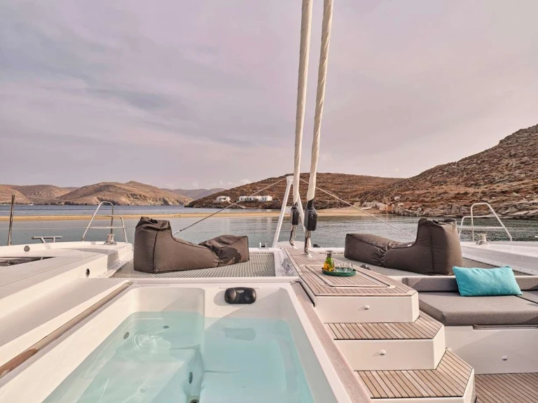 Location Catamaran à Néa Péramos - Fountaine Pajot Fountaine Pajot Alegria 67 (5 cab)
