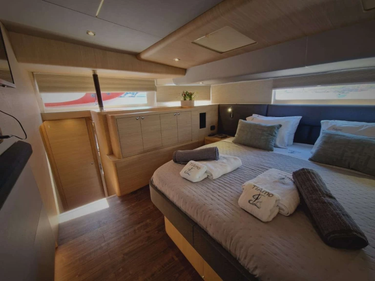 Louer Bateau à moteur avec ou sans skipper Aquila à Lávrio