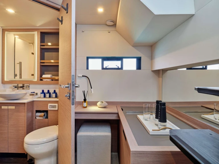 Location à Palaio Faliro - Fountaine Pajot Fountaine Pajot Power Alegria 67 (4 cab) sur SamBoat