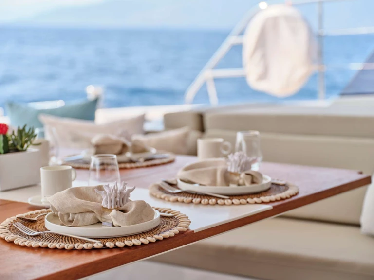 Location bateau Palaio Faliro pas cher Fountaine Pajot Power Alegria 67 (4 cab)