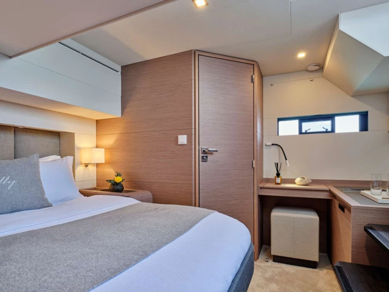 Location bateau Fountaine Pajot Fountaine Pajot Power Alegria 67 (4 cab) à Palaio Faliro sur Samboat