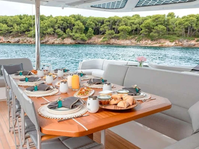 Catamaran à louer à Kallithéa au meilleur prix