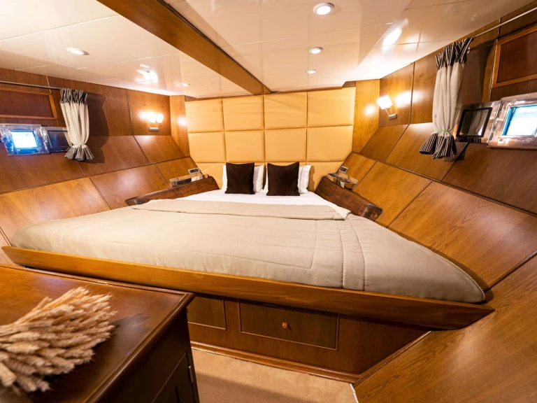 Location à Néa Péramos -  Motor sailor sur SamBoat
