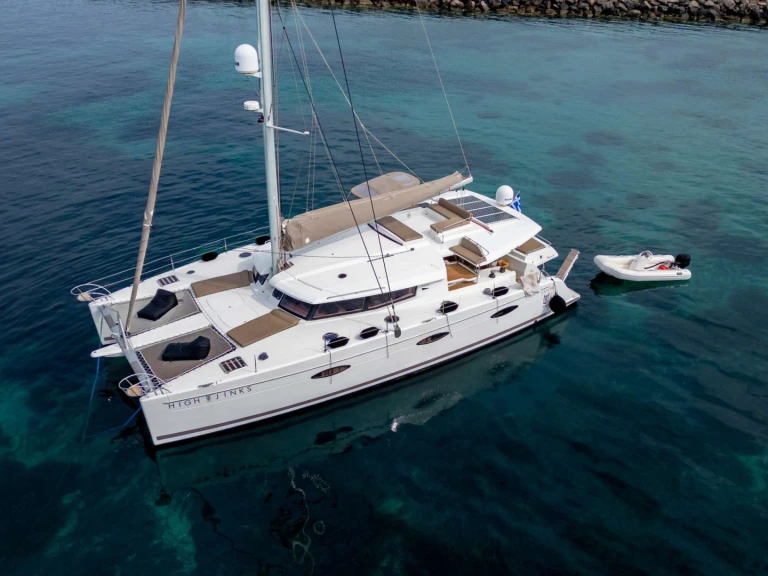 Louez un Fountaine Pajot Fountaine Pajot Sanya 57 (4 cab) à Álimos