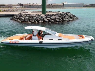 Huur Motorboot met of zonder schipper Pirelli in Castellammare di Stabia