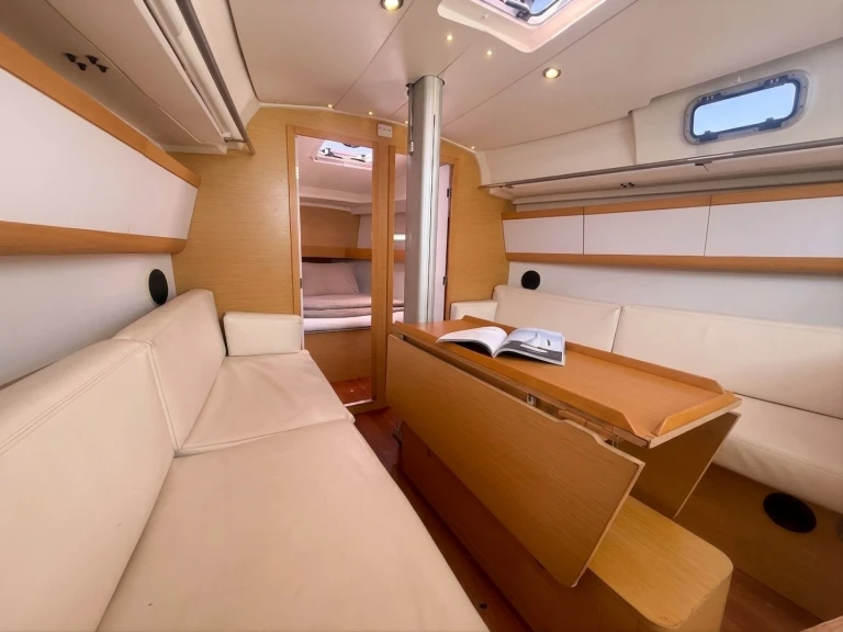 Location bateau Bénéteau First 35 à Pula sur Samboat