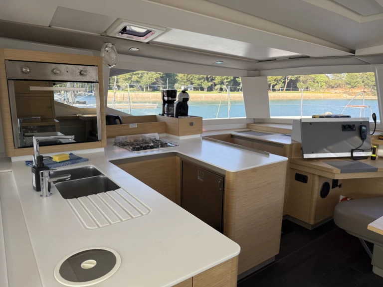 Louer Catamaran avec ou sans skipper Fountaine Pajot à Pula
