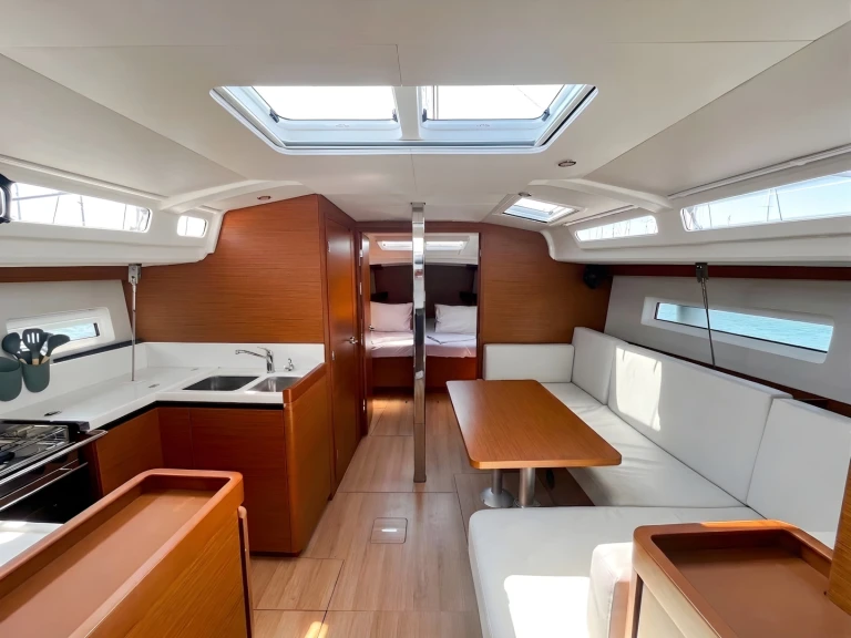 Jeanneau Sun Odyssey 440 a louer à Pula