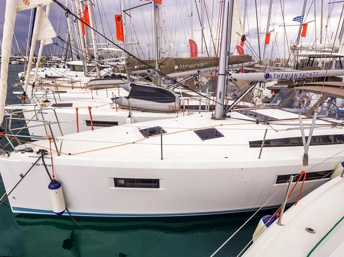 Location bateau Jeanneau Sun Odyssey 410 à Lávrio sur Samboat