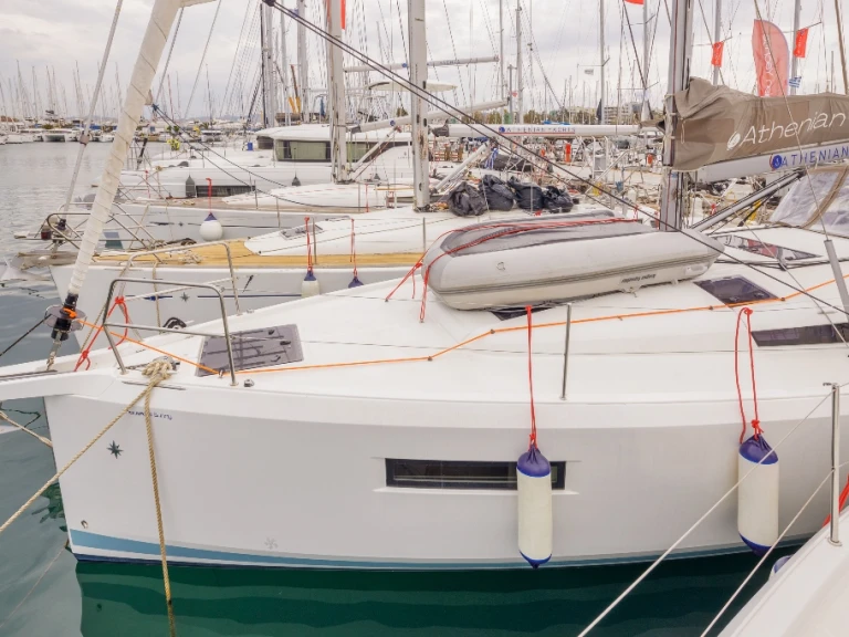 Location bateau Néa Péramos pas cher Sun Odyssey 440