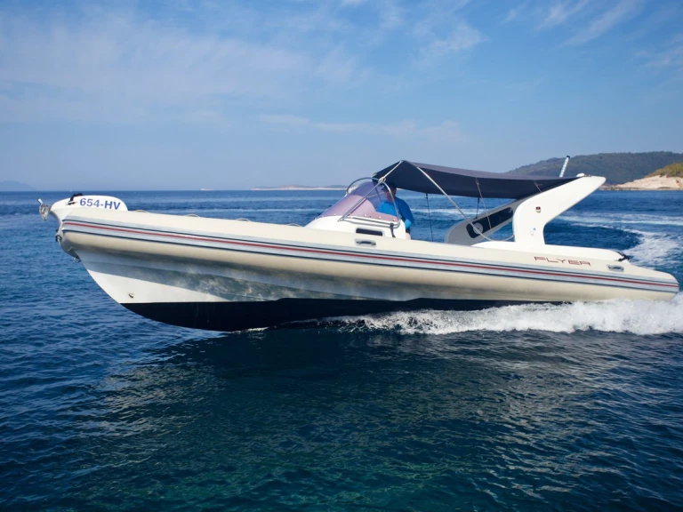 Location bateau Flyer Flyer 828 à Hvar sur Samboat