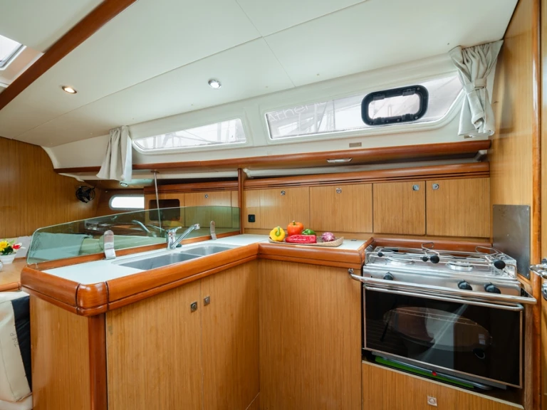 Location bateau Néa Péramos pas cher Sun Odyssey 36i