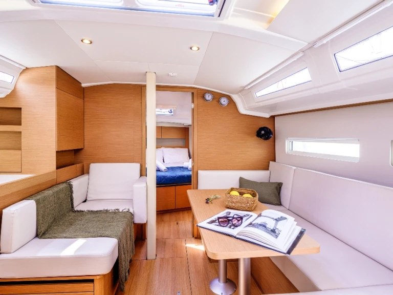 Jeanneau Sun Odyssey 410 a louer à Lávrio