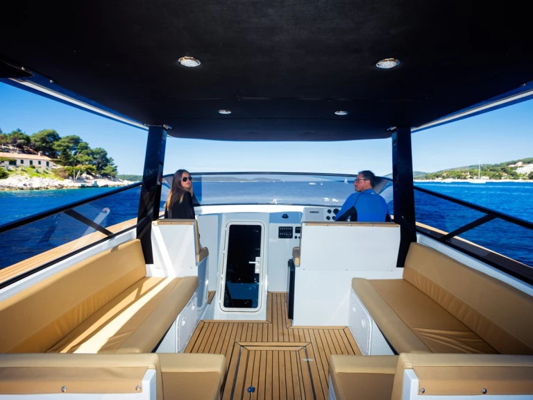 Location bateau Colnago Colnago 38 à Hvar sur Samboat