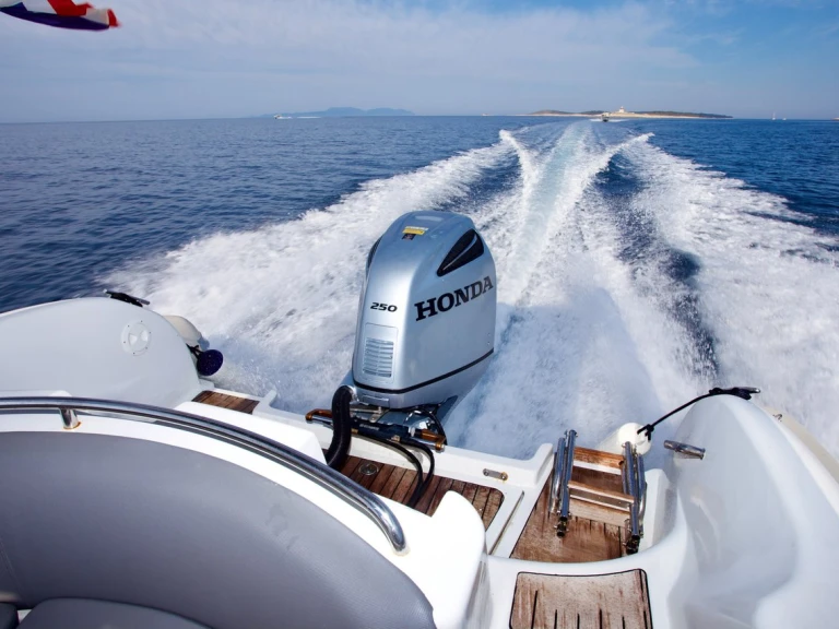 Location Semi-rigide à Hvar - Flyer Flyer 828
