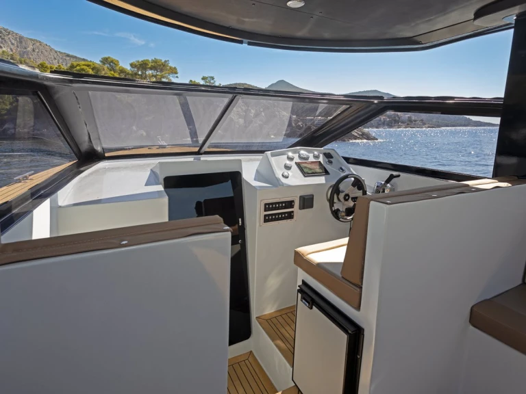 Location bateau Custom Made XP 38 à Hvar sur Samboat