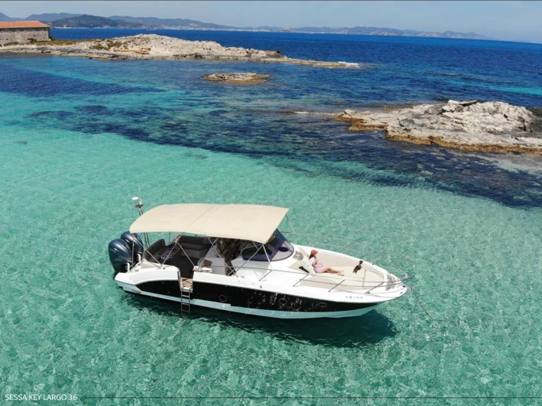 Louer Bateau à moteur avec ou sans skipper Sessa Marine à Ibiza (Ville)