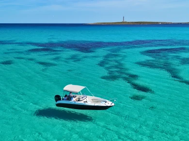 Motorboat rental with or without captain Tramontana Port Mahon