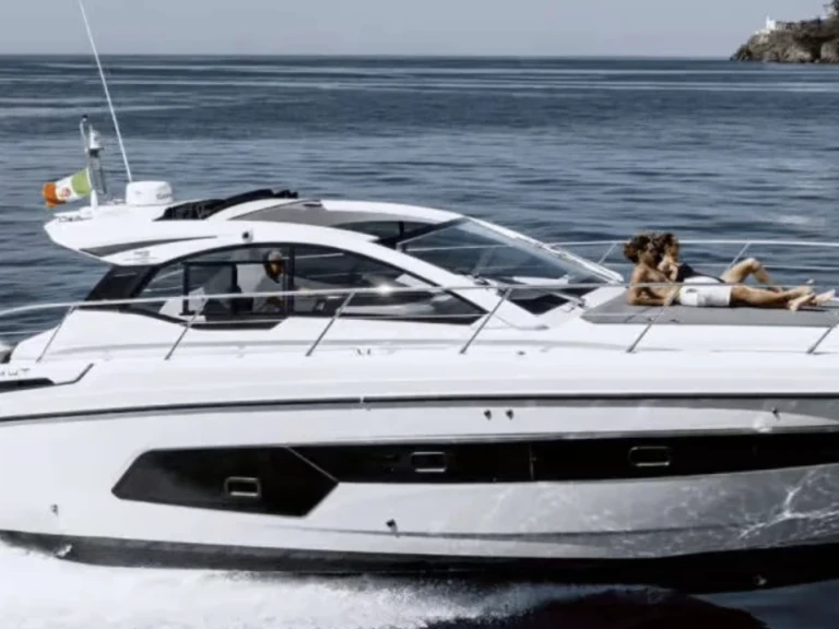 Louez un Azimut Atlantis 44 à Monaco
