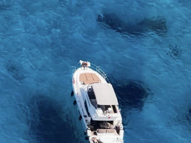 Yacht di lusso a noleggio a Golfe-Juan al miglior prezzo