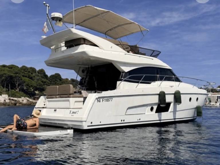 Bavaria Virtess 420 Fly a louer à Golfe-Juan