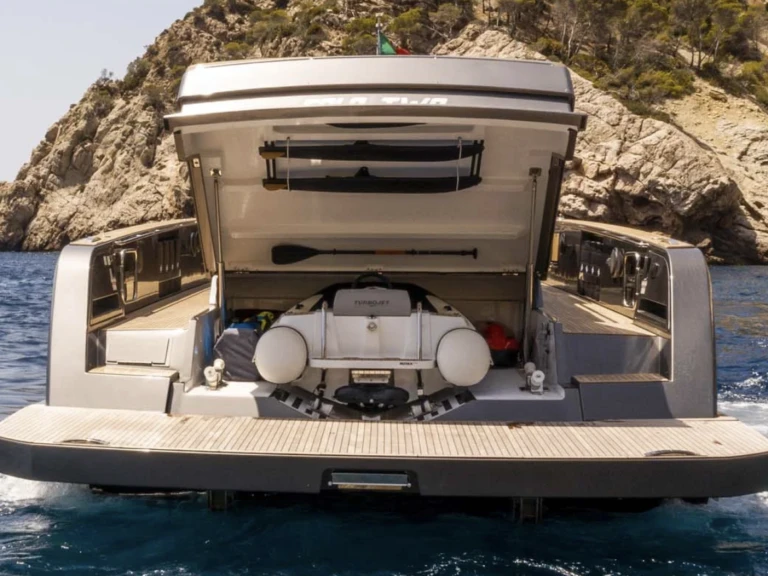 Location Bateau à moteur Pardo Yachts avec permis